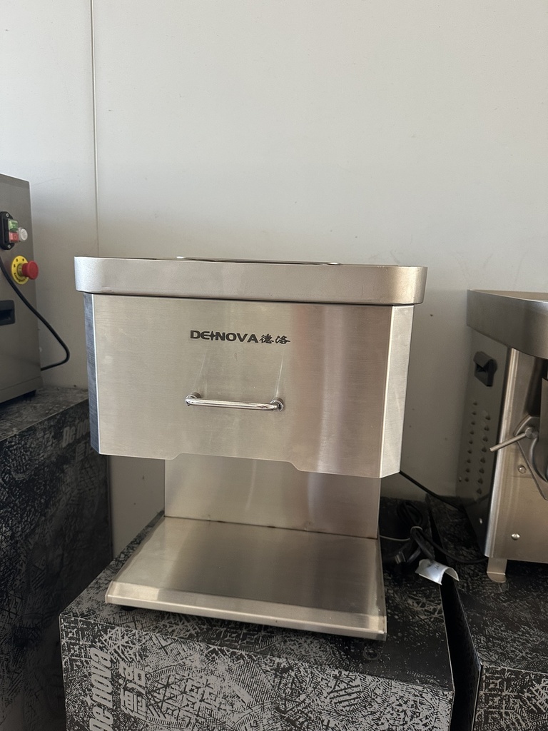 Large Meat Cutting Machine | 大号切肉机 / 台